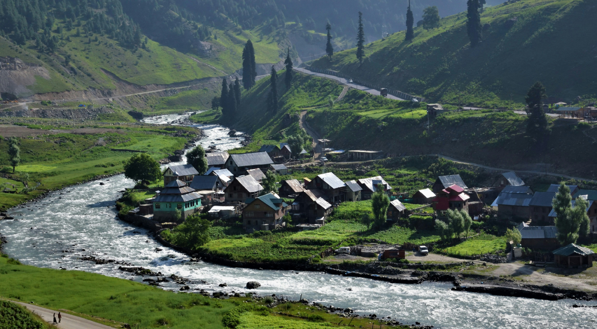 Why March to August is the Perfect Time to Visit Kashmir